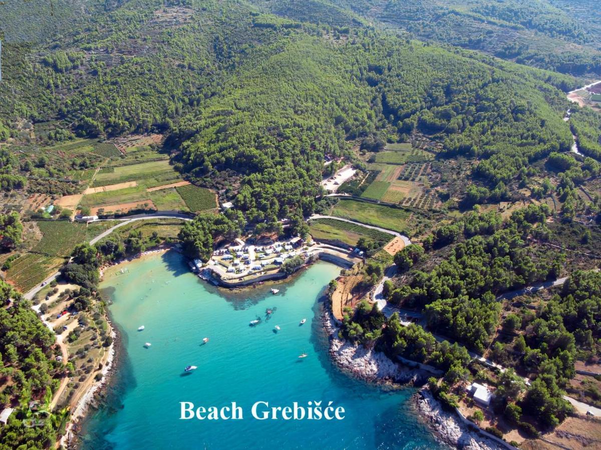 Alena With Terrace And Garden Center Apartament Jelsa (Hvar)